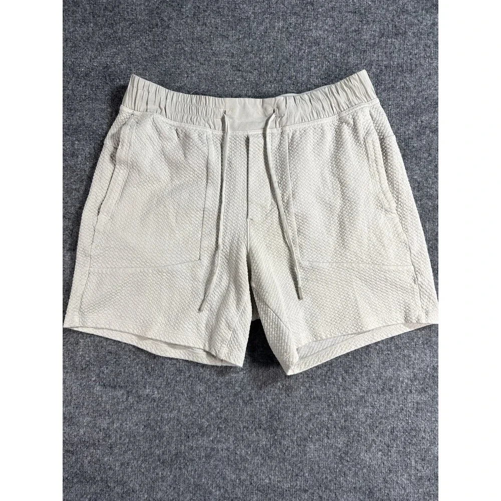 Lululemon At Ease Shorts 7” Bone Beige Waffle Knit Men’s Size Large